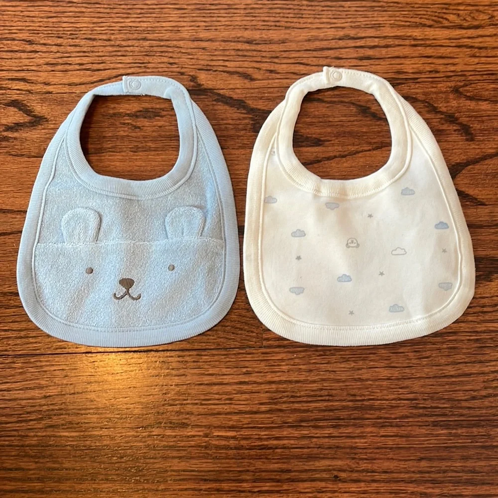 NWOT Carter’s Infant Bear Bibs, Set of 2 🧸